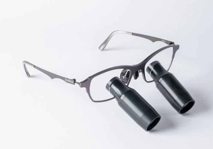 拡大ルーペの使用